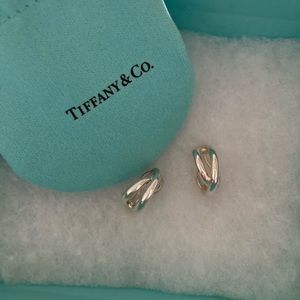 Tiffany’s sterling silver pair of pierced earrings